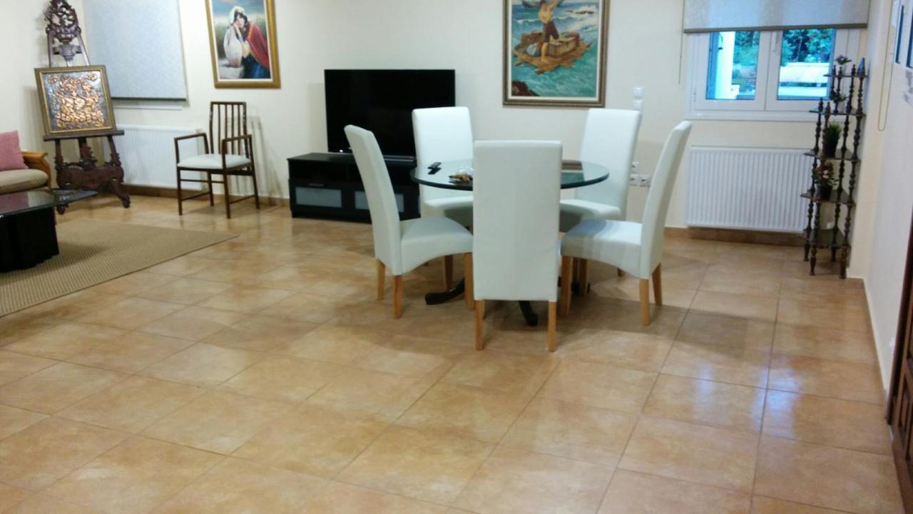 Lovely 2-Bedroom Apartment At Greek Riviera Vári 외부 사진