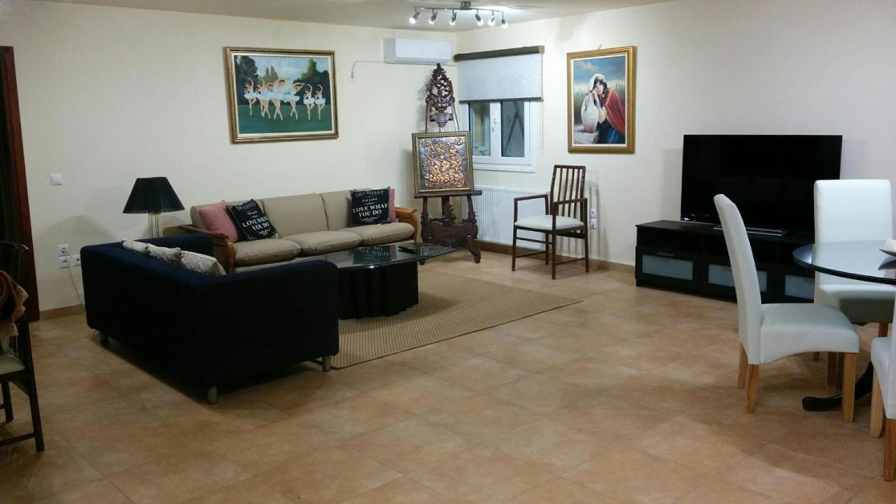 Lovely 2-Bedroom Apartment At Greek Riviera Vári 외부 사진